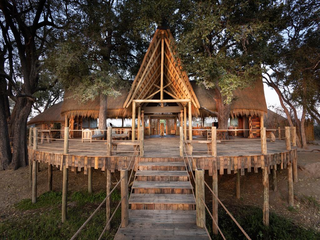 2023-GP-SitatungaPrivateIsland-AHP-05