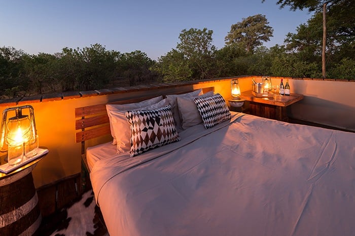 Savuti_Camp-Sleeping_under_the_stars