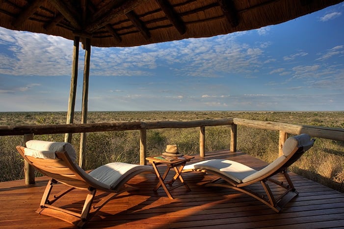 Tau_Pan-Deck_of_room