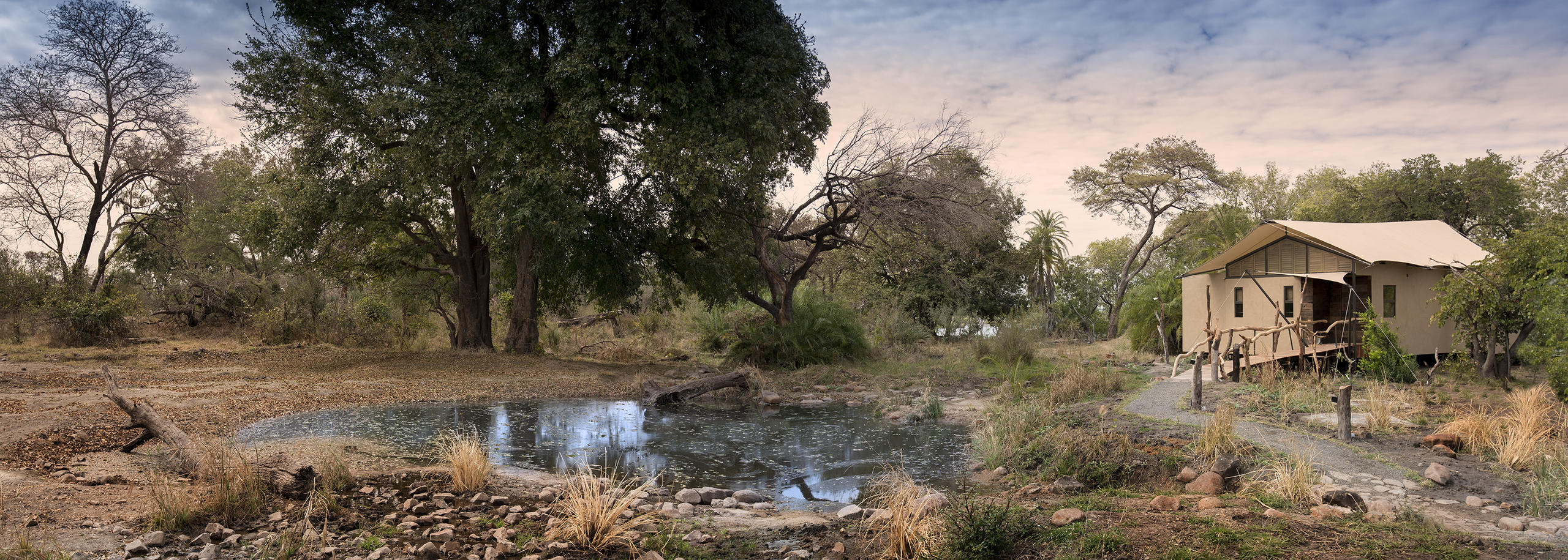 Thorntree-River-Lodge-Mosi-Oa-Tunya-National-Park-Zambia_11