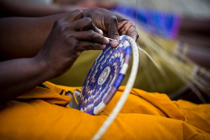 Vumbura_Plains-Making_baskets