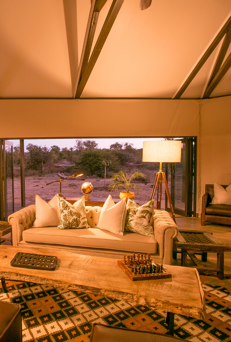 Botswana and Zimbabwe Luxury Safari – Okavango Delta to Victoria Falls