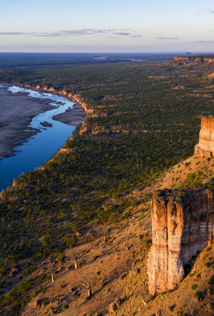 Zimbabwe safari experience across Hwange National Park, Lake Kariba, and Mana Pools, featuring wildlife, landscapes, and remote safari camps